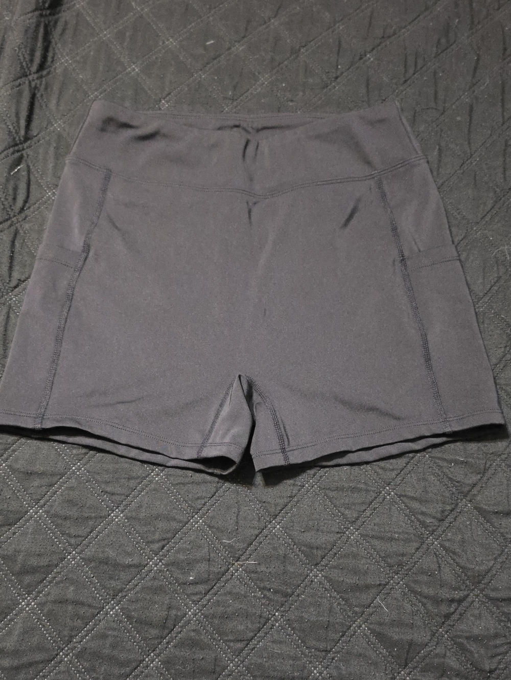 New HALARA Black High-Rise Bike Shorts with Side Pockets